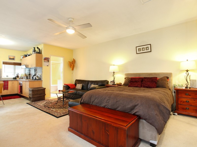 2 Barry Place, Wentworthville NSW 2145