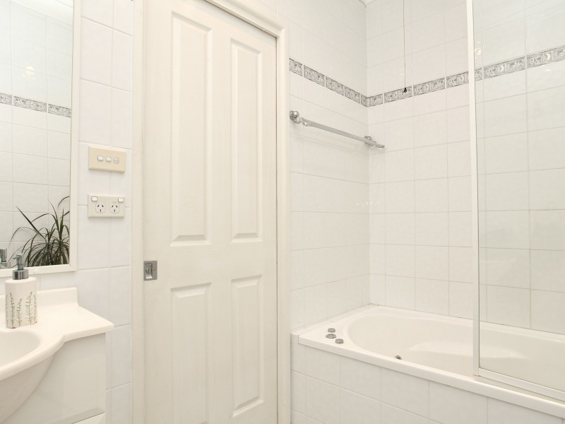 2 Barry Place, Wentworthville NSW 2145