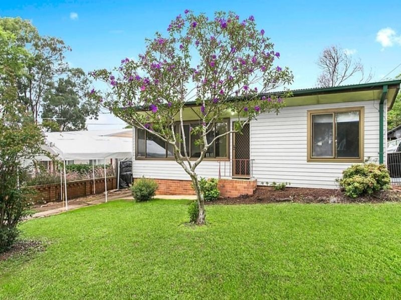 16 Noakes Parade, Lalor Park NSW 2147