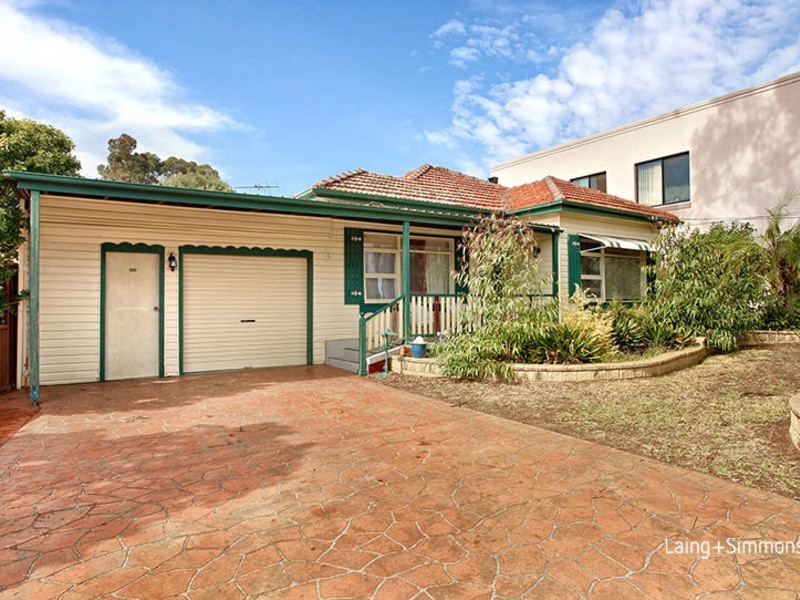 8 Sandra Avenue, Panania NSW 2213