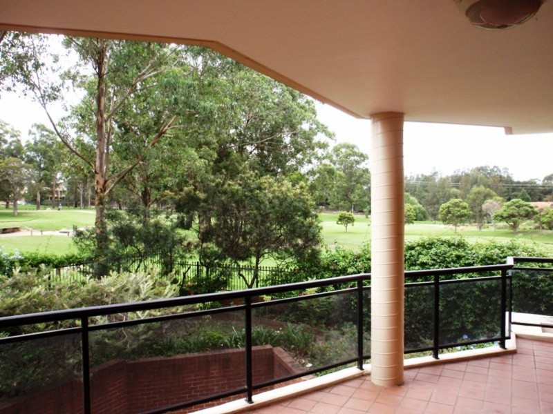 2/2-4 Oakes Street, Westmead NSW 2145