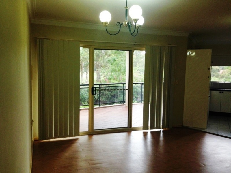 2/2-4 Oakes Street, Westmead NSW 2145