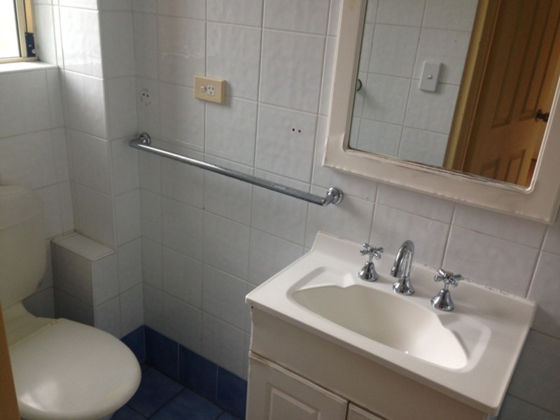 2/2-4 Oakes Street, Westmead NSW 2145