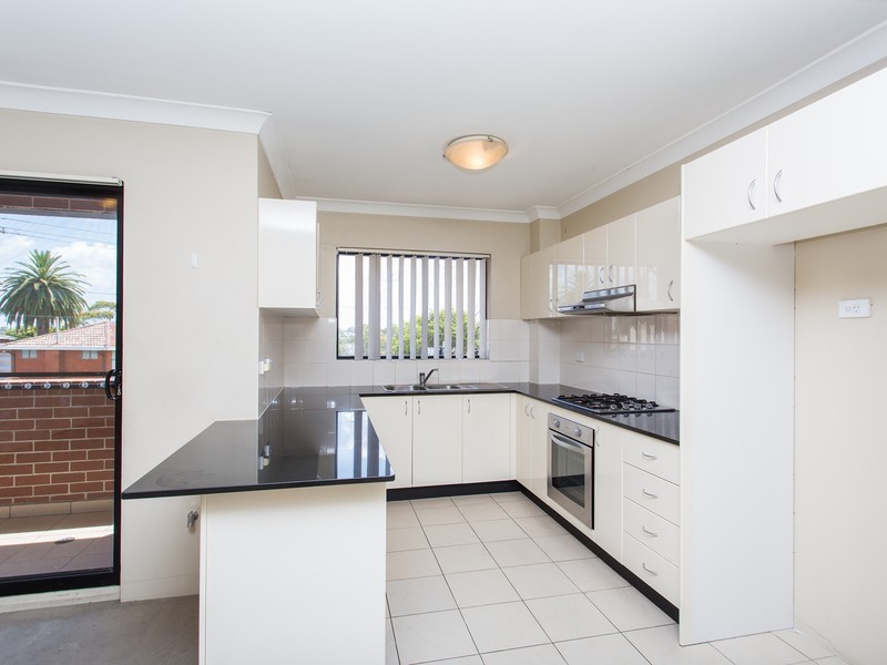 2/2 Lock Street, Blacktown NSW 2148