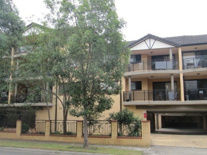 18/33 Neil Street, Merrylands NSW 2160