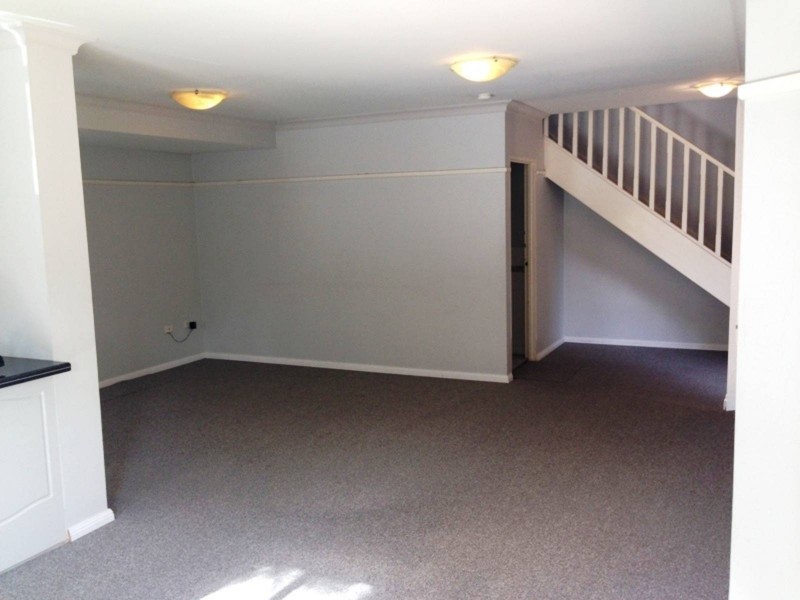 8/27-31 Windermere Avenue, Northmead NSW 2152