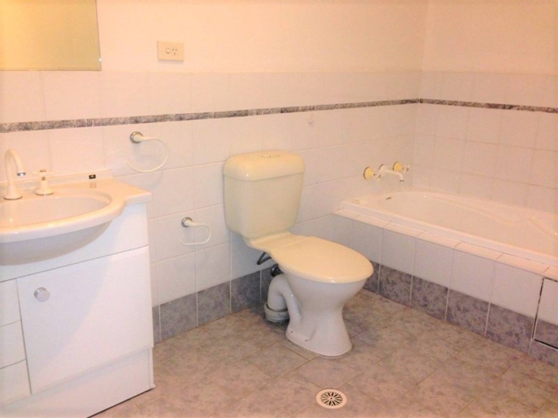 8/27-31 Windermere Avenue, Northmead NSW 2152