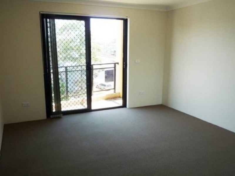 27/9-13 Griffiths Street, Blacktown NSW 2148