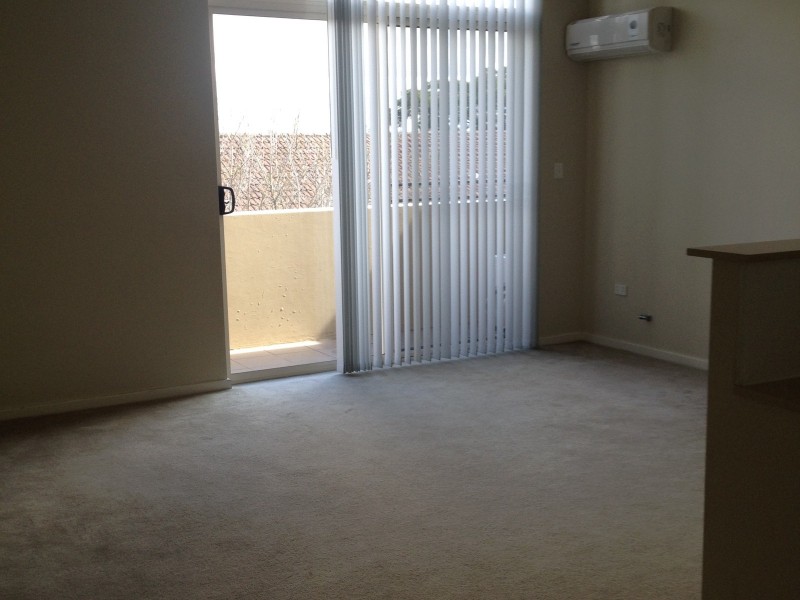 4/1 Amos Street, Westmead NSW 2145