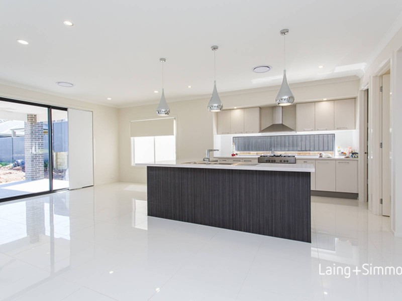 8 Calabrese Way, Kellyville NSW 2155