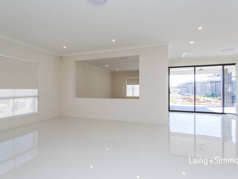 8 Calabrese Way, Kellyville NSW 2155