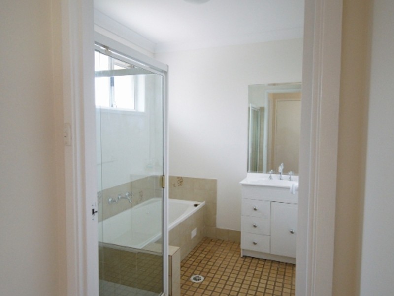 12/212 Harrow Road, Glenfield NSW 2167