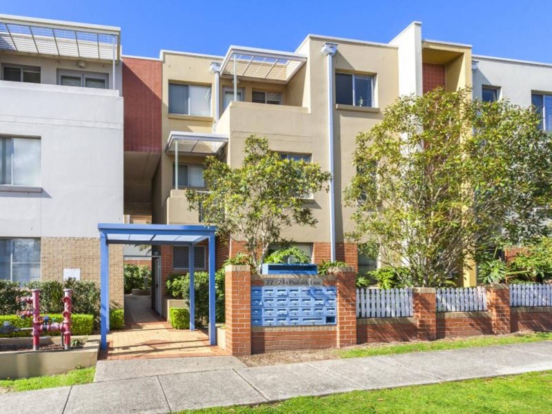 1/22-24A Parkside Lane, Westmead NSW 2145