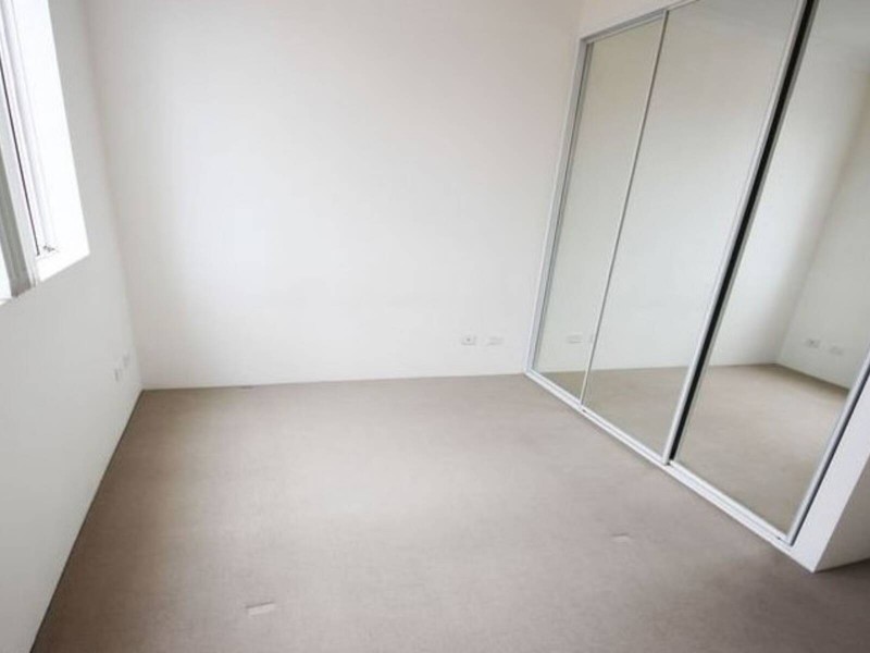 25/2-12  Civic Avenue, Pendle Hill NSW 2145