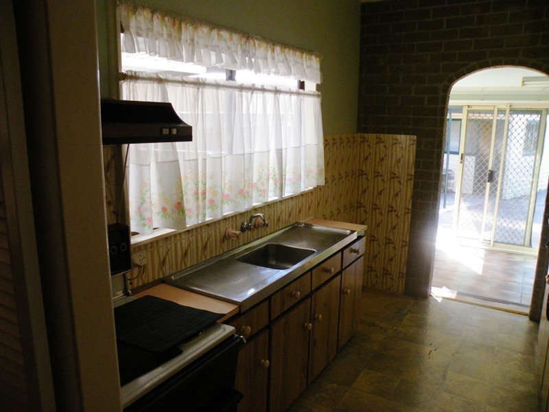 8 Sandra Avenue, Panania NSW 2213