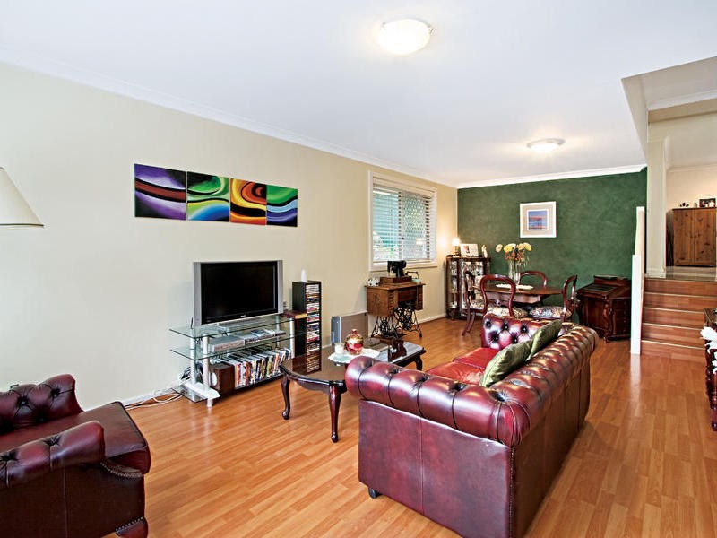 2/3 Elabana Crescent, Castle Hill NSW 2154
