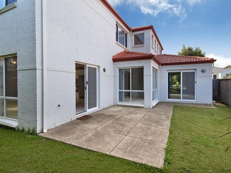 4 Falls Place, Kellyville Ridge NSW 2155