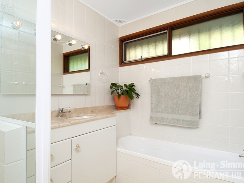 34 Jackson Crescent, Pennant Hills NSW 2120