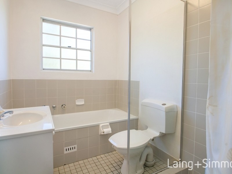 2/17 Leo Road, Pennant Hills NSW 2120