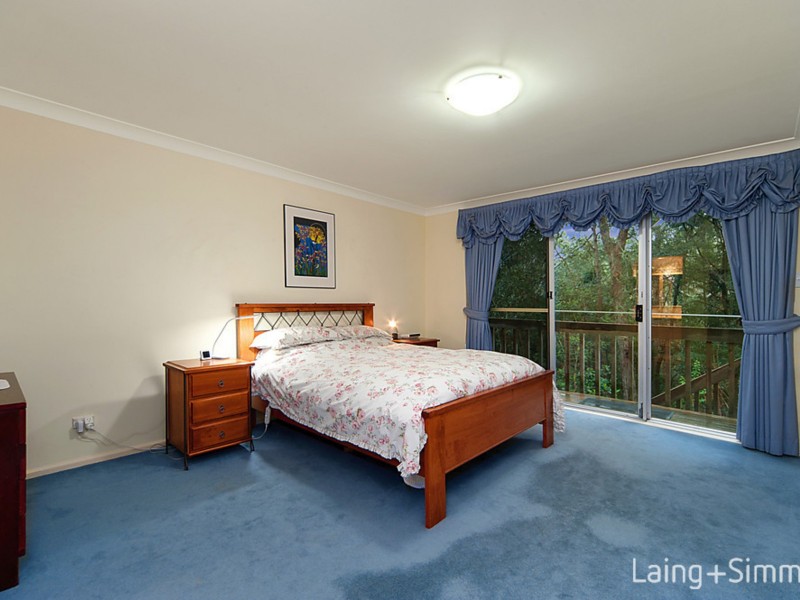 18 Greenhaven Drive, Pennant Hills NSW 2120