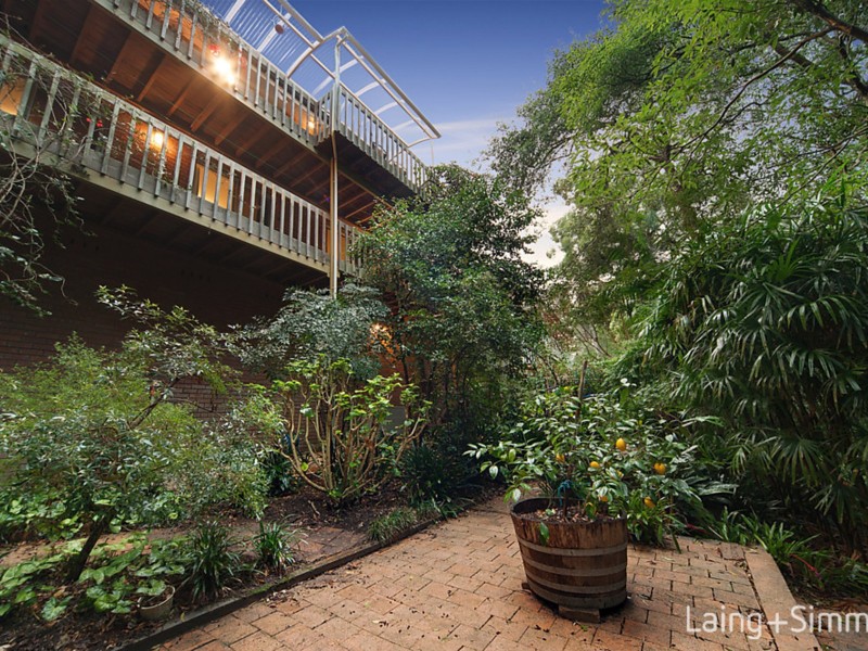 18 Greenhaven Drive, Pennant Hills NSW 2120