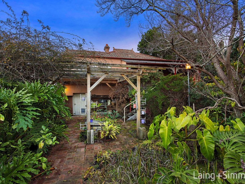 18 Warne Street, Pennant Hills NSW 2120