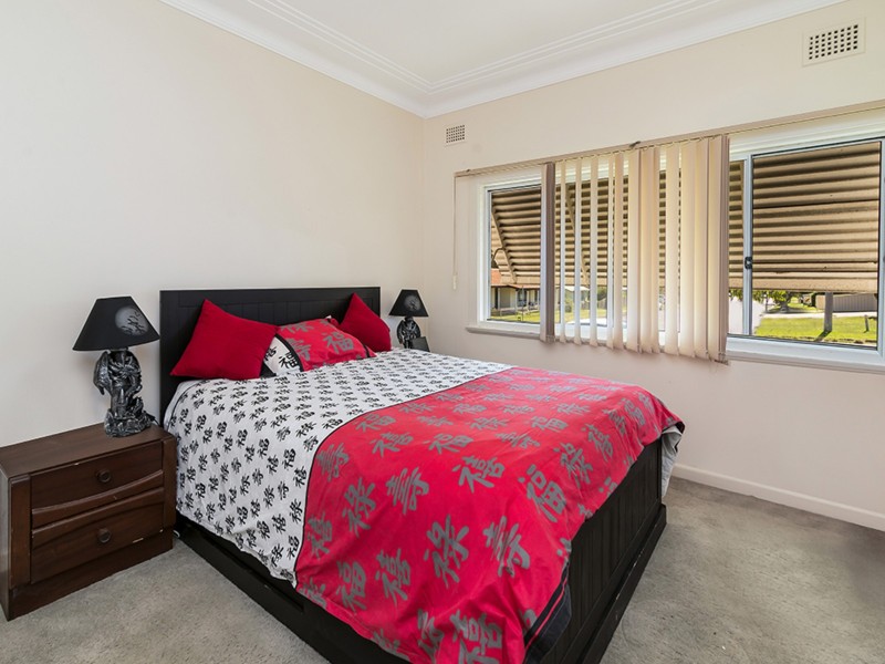 1 Fairview Avenue, The Entrance NSW 2261