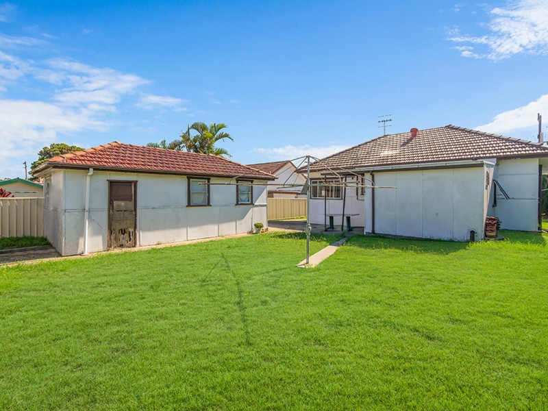 1 Fairview Avenue, The Entrance NSW 2261