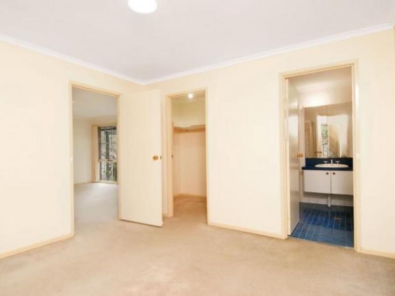 33 Pogson Drive, Cherrybrook NSW 2126