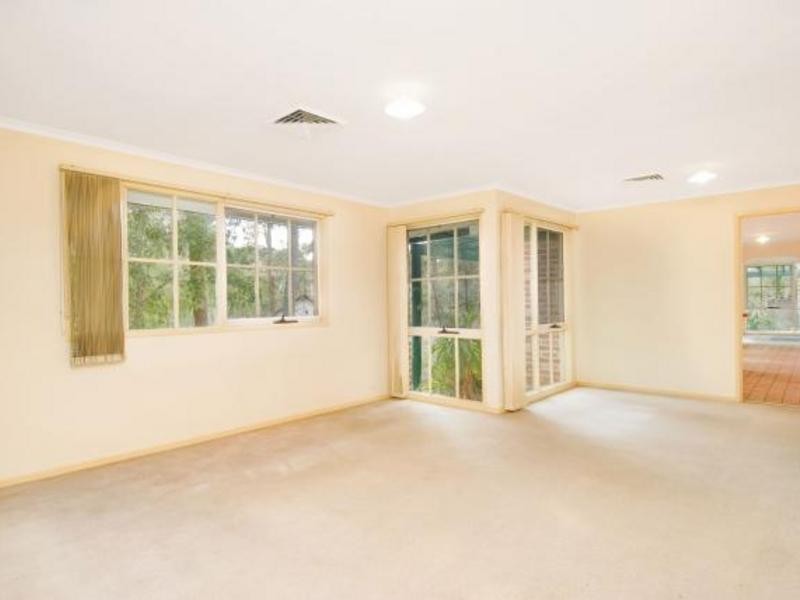 33 Pogson Drive, Cherrybrook NSW 2126