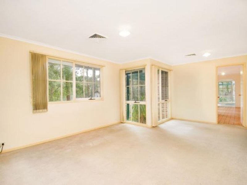 33 Pogson Drive, Cherrybrook NSW 2126