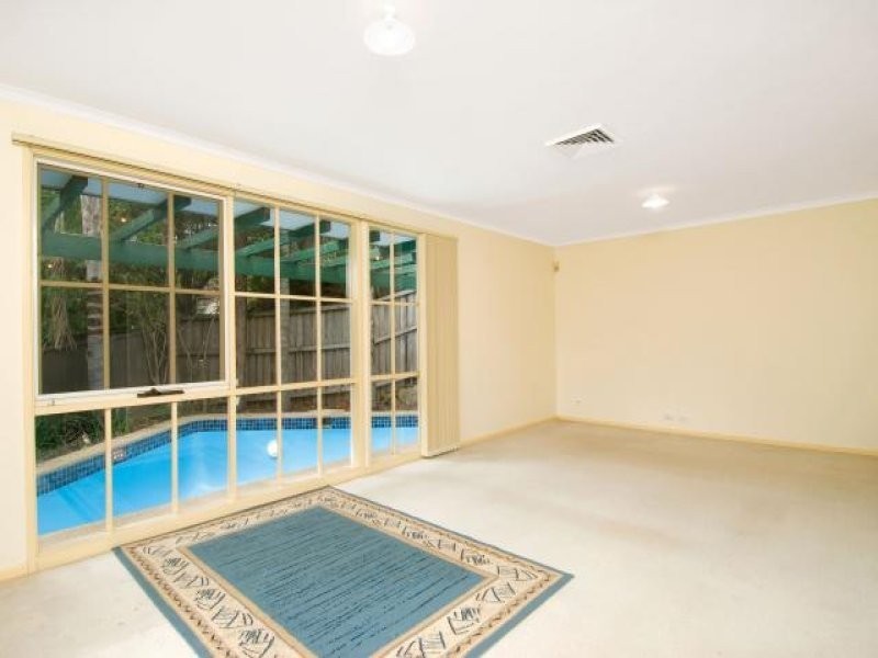 33 Pogson Drive, Cherrybrook NSW 2126