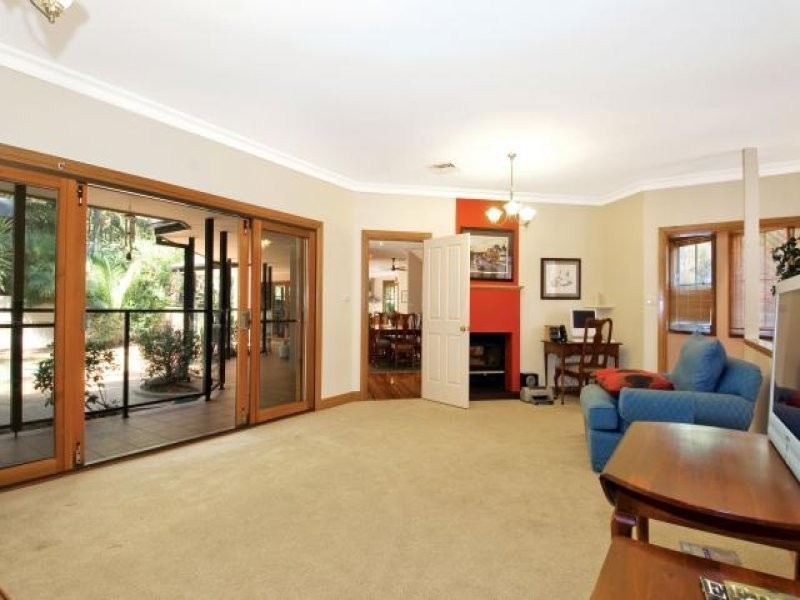 6 Ferncliffe Road, Glenhaven NSW 2156