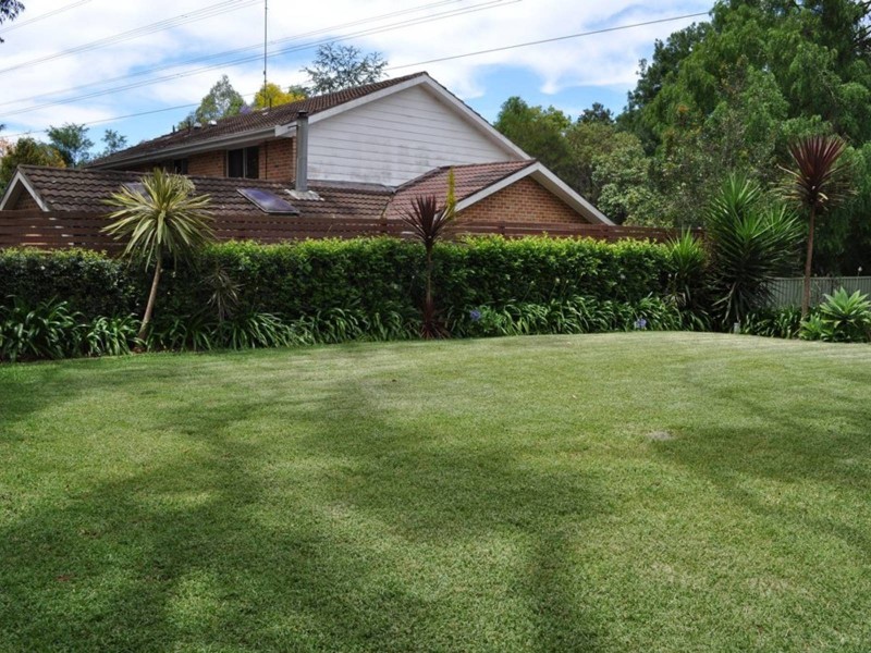 1E Swan Place, Pennant Hills NSW 2120