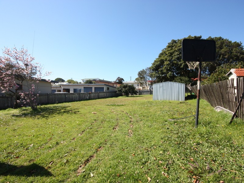 42 Lake Road, Port Macquarie NSW 2444