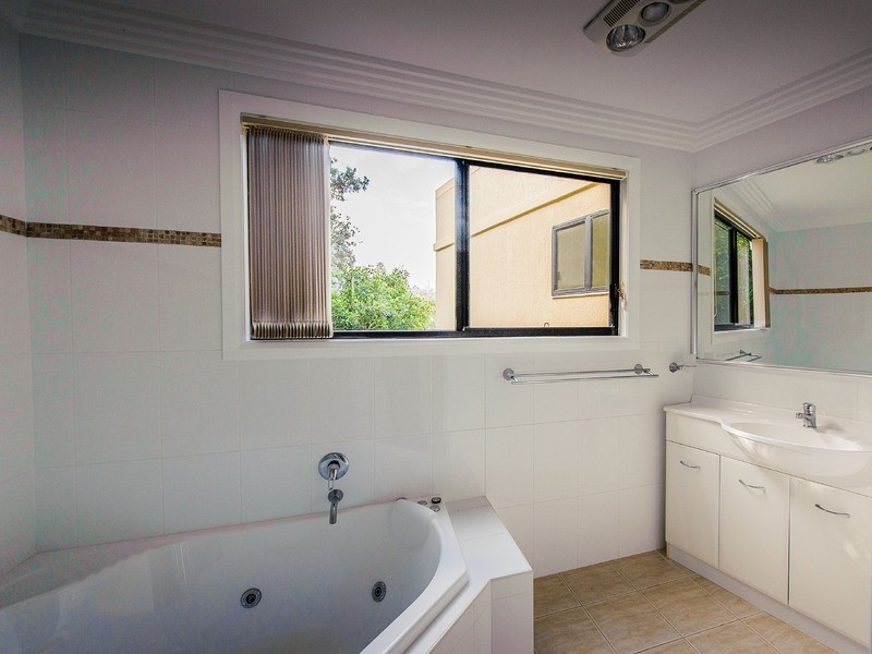 2/27 Matthew Flinders Drive, Port Macquarie NSW 2444