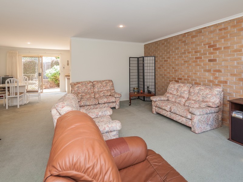 2/12 Crestwood Drive, Port Macquarie NSW 2444