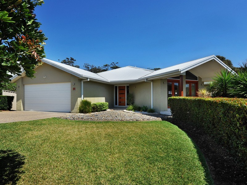 4 Mahala Close, Bonny Hills NSW 2445