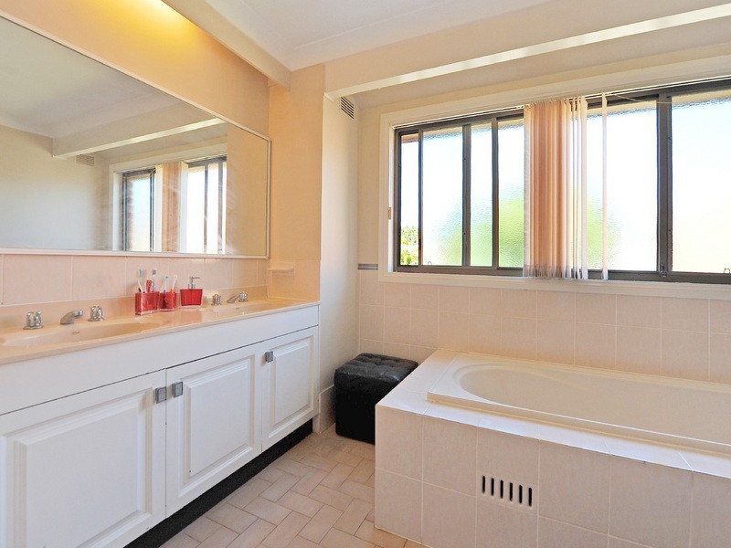 42 Tasman Road, Port Macquarie NSW 2444