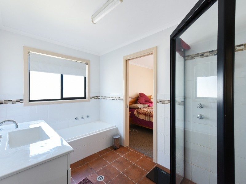 1/2 Leanda Street, Port Macquarie NSW 2444