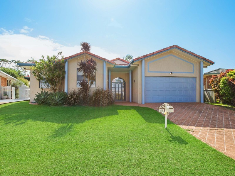 18 Briarwood Row, Port Macquarie NSW 2444