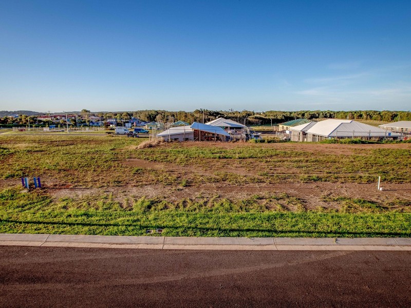 31 Summer Circuit, Lake Cathie NSW 2445