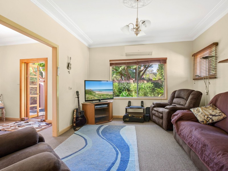 1/111 Lake Road, Port Macquarie NSW 2444