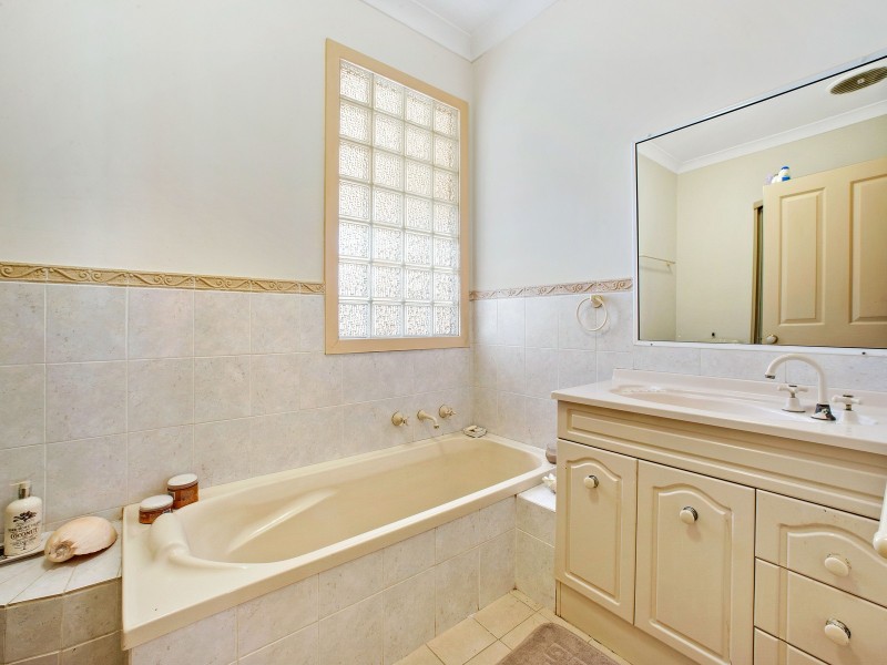 1/111 Lake Road, Port Macquarie NSW 2444