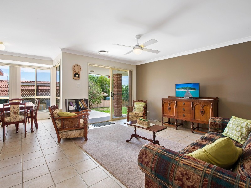 14 Abel Tasman Drive, Lake Cathie NSW 2445