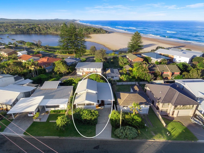 13 Kalang Street, Lake Cathie NSW 2445