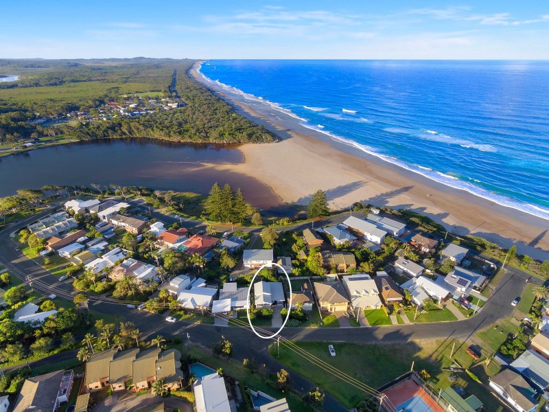 13 Kalang Street, Lake Cathie NSW 2445