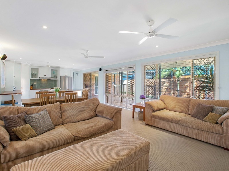 4 Boomerang Street, Lake Cathie NSW 2445