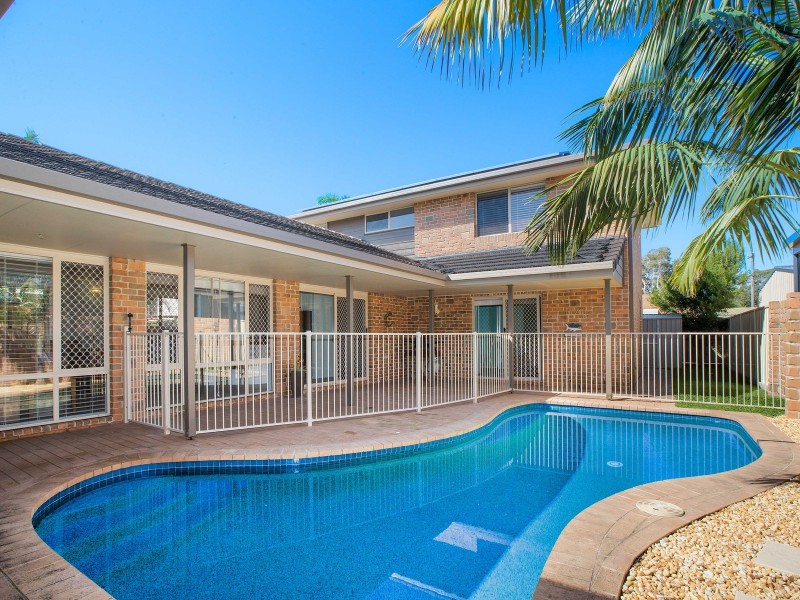 4 Boomerang Street, Lake Cathie NSW 2445