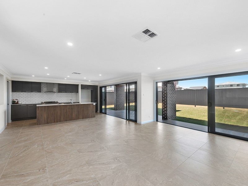 10 Shore Break Crescent, Lake Cathie NSW 2445
